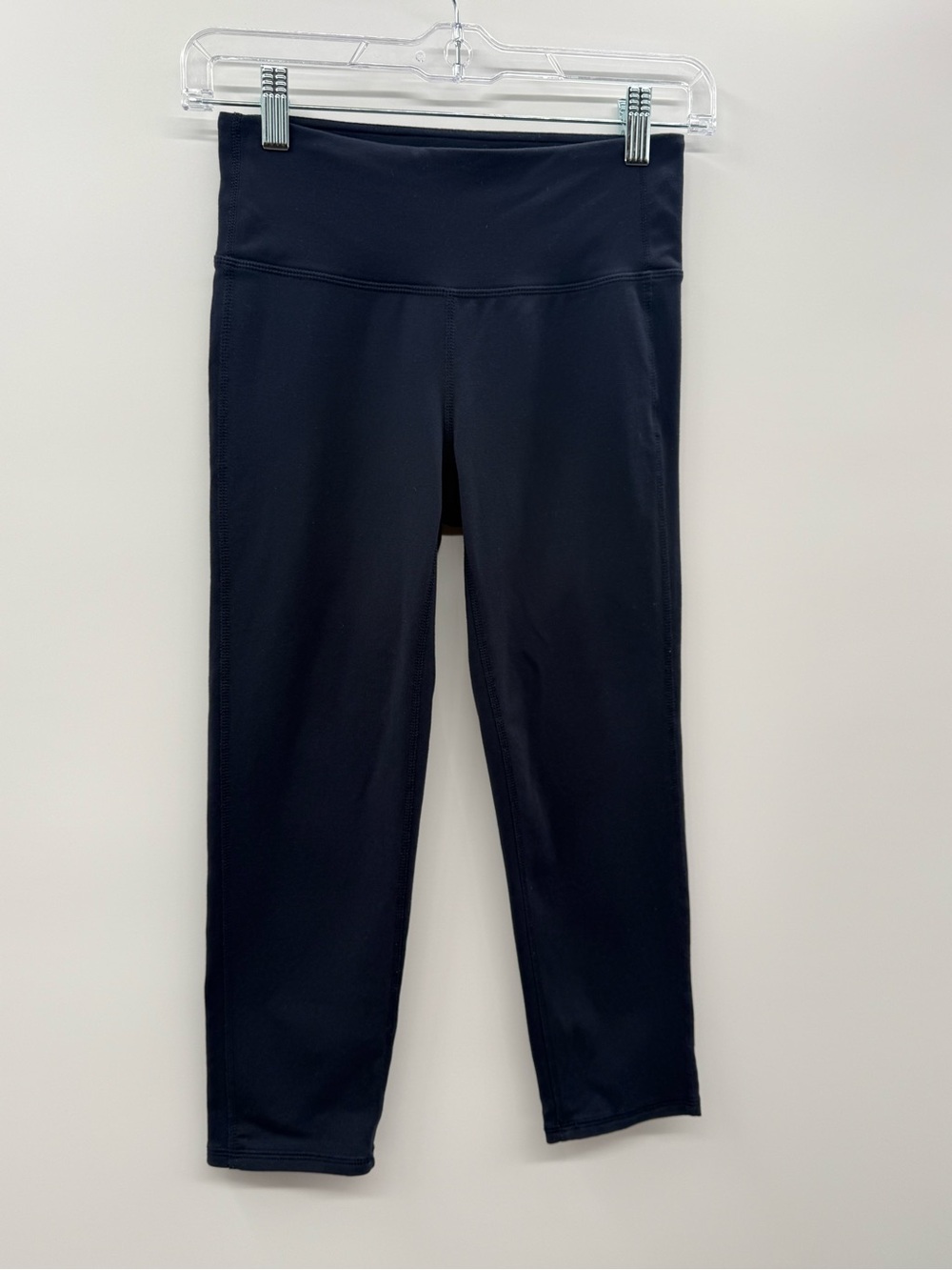 Women's Athleta capris, size XS, navy blue
